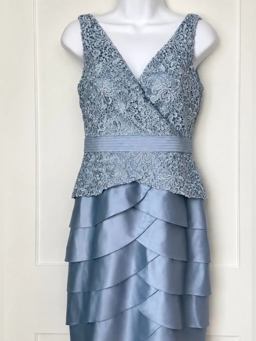 Adrianna Papell Occasions Blue Lace Tulip Layer Cocktail Bridesmaid Dress Size 4